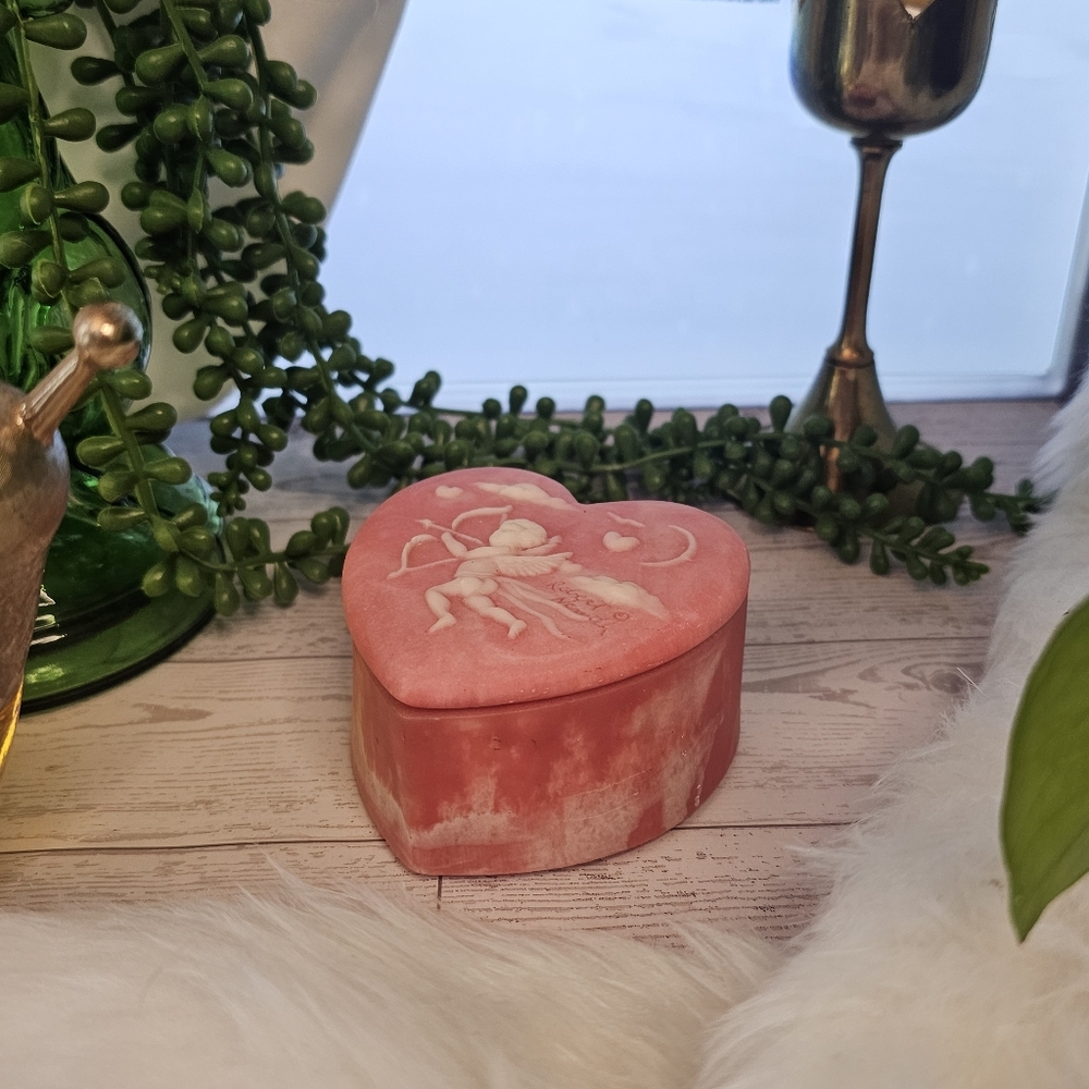Vintage Incolay Stone Pink Heart-Shaped Trinket Box with Cupid Design - Picture 3 of 3
